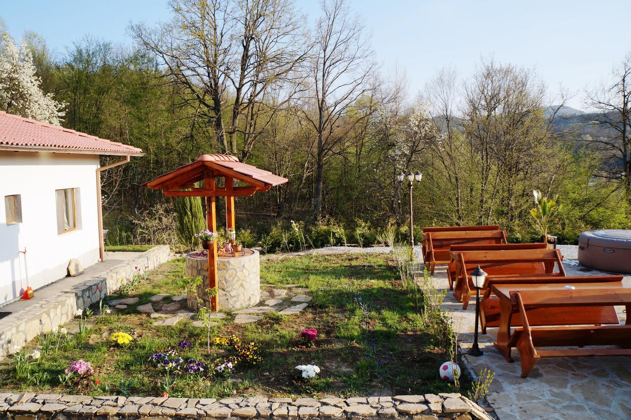 Family Complex Krisbo Donkovtsi Exterior foto